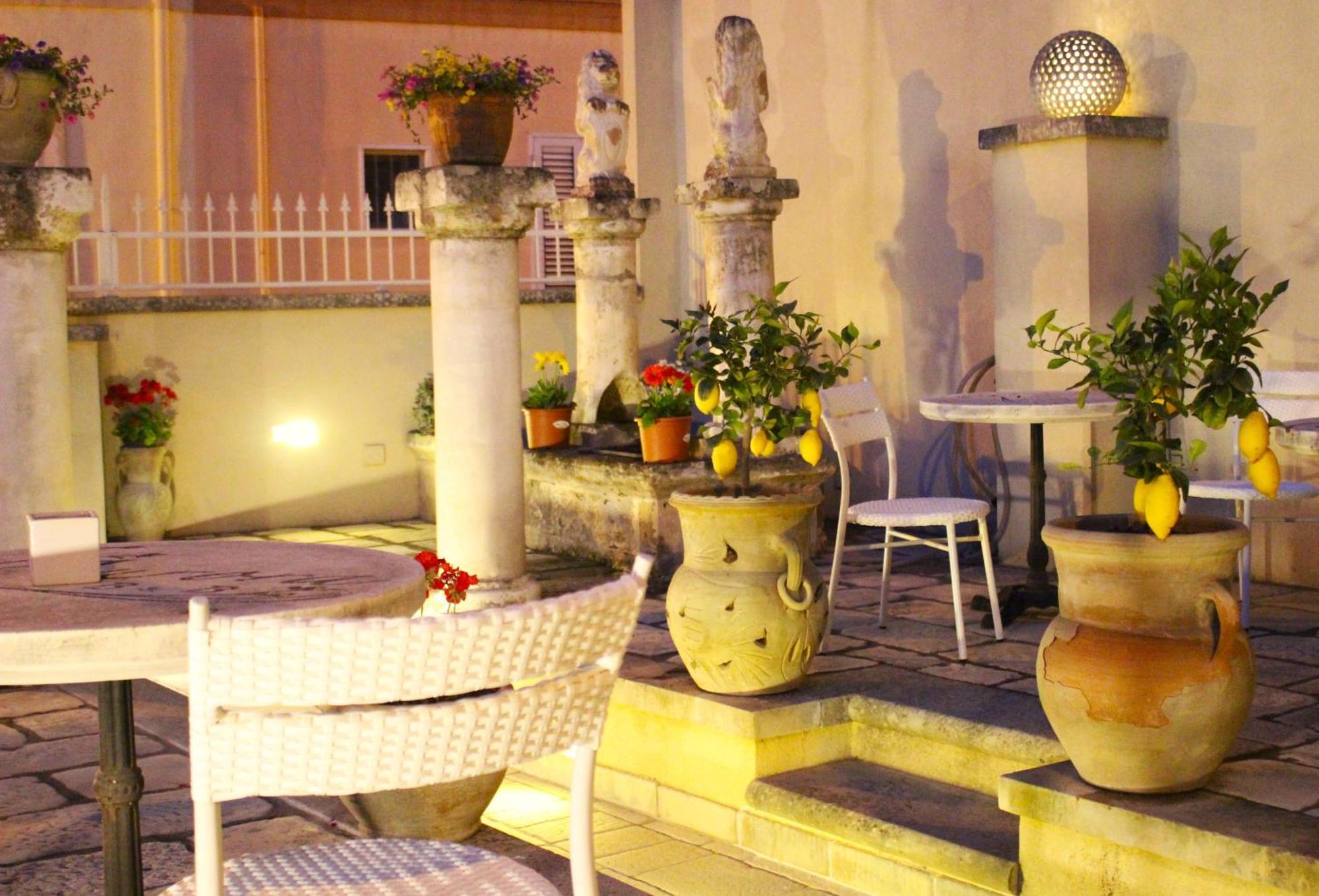 Bed and Breakfast Palazzo Aurora Алецио Экстерьер фото
