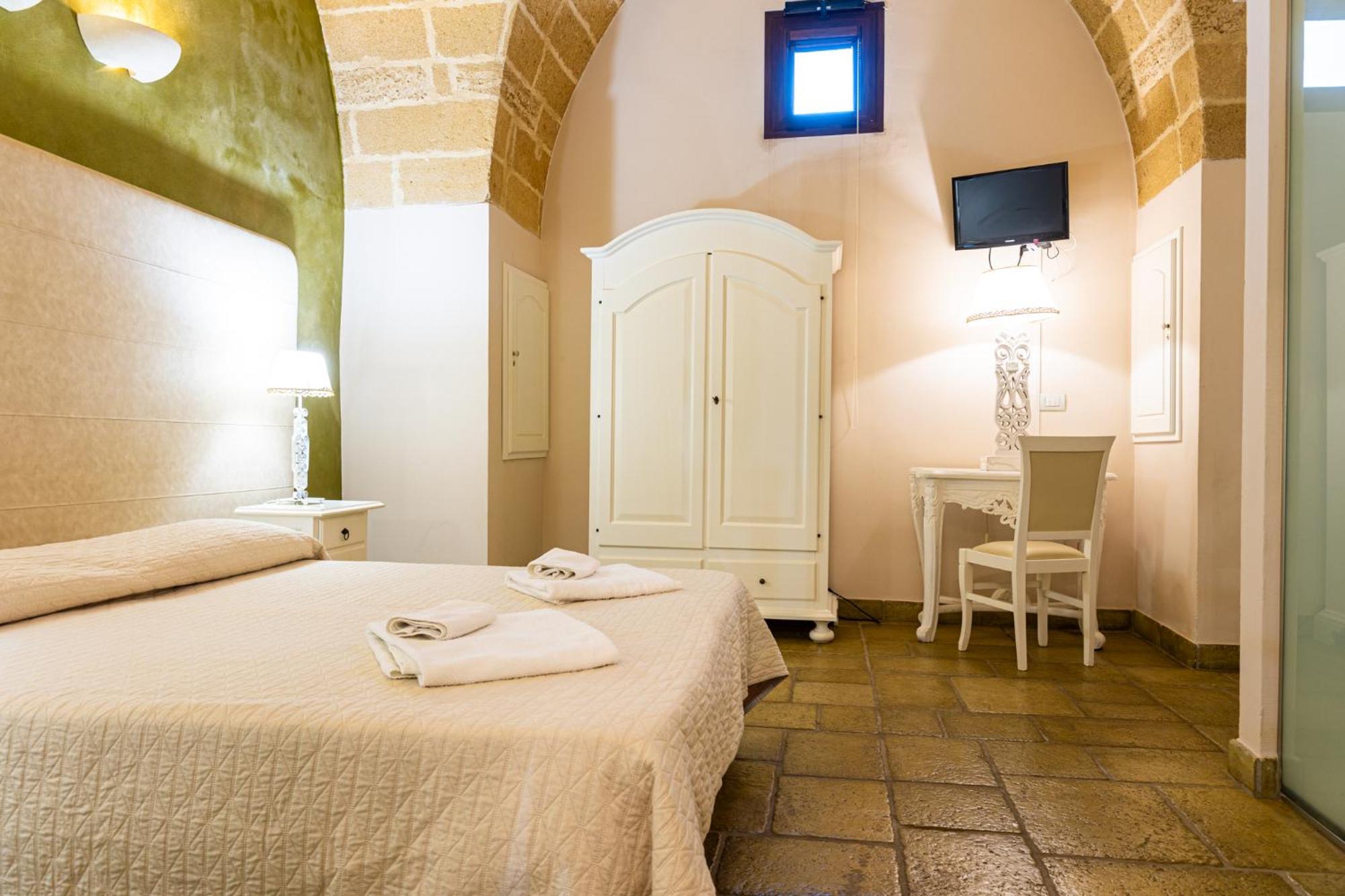 Bed and Breakfast Palazzo Aurora Алецио Экстерьер фото